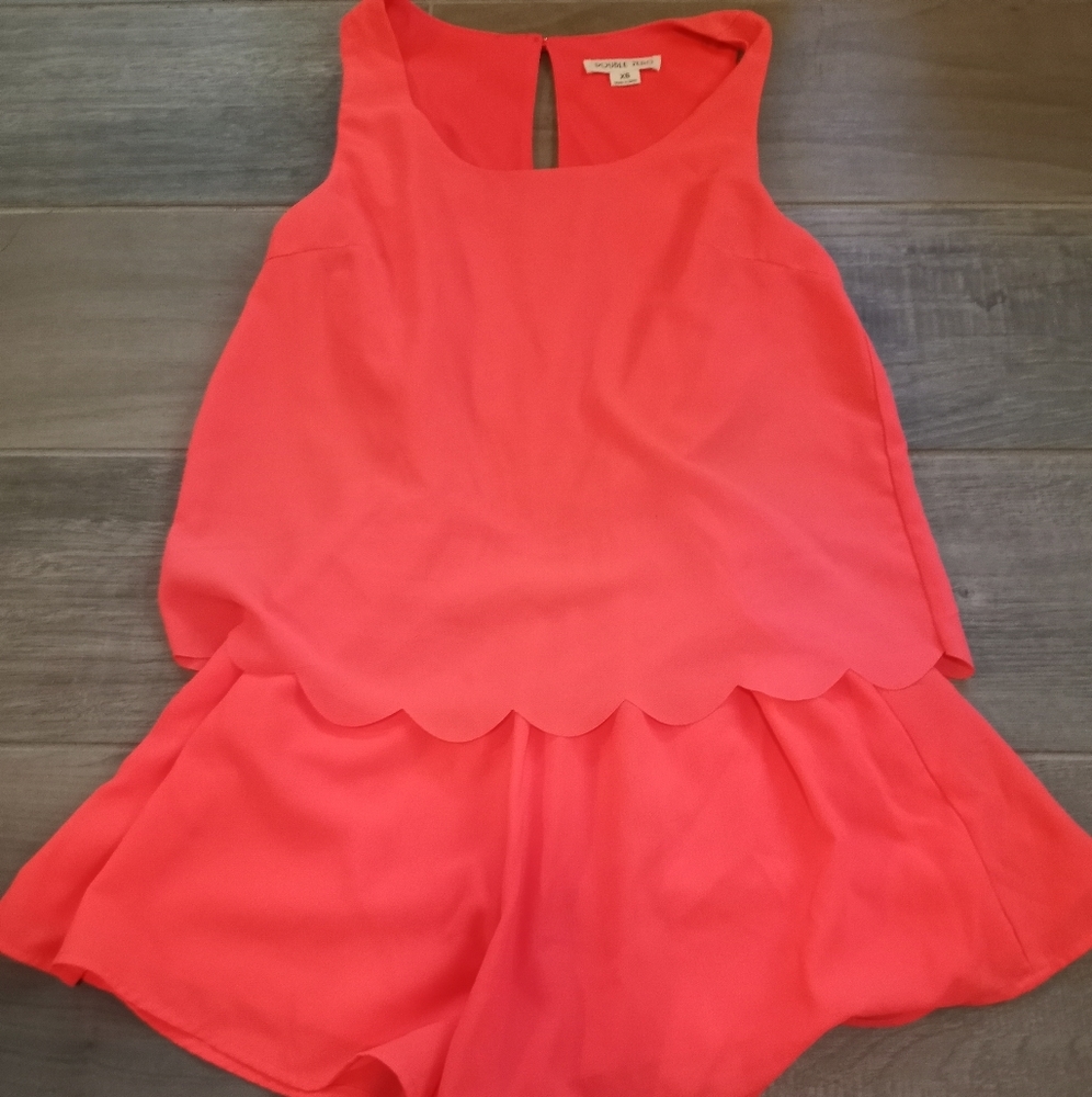 Woman's hot pink tank romper in good used conditio